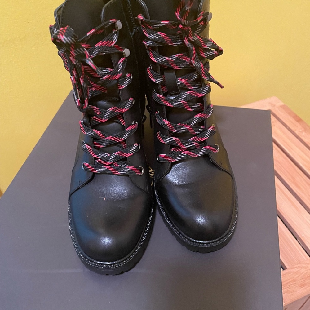 Vince Camuto Leather Lace-Up Ankle Boots - Gaviana Size 6